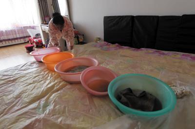 文县楼上漏水，住户失联，小区没物管，业主维权难！律师来支招……
